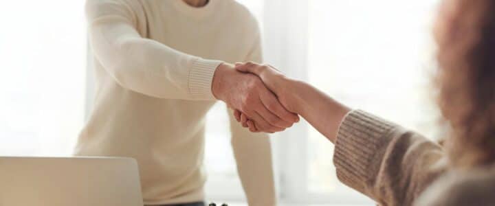 Comment fonctionne la gestion locative courte durée à La Rochelle ?