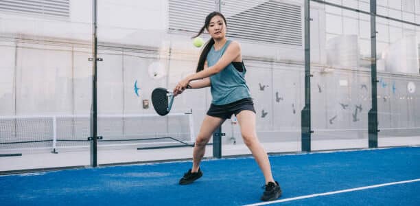 Pourquoi est-il important de choisir le bon emplacement avant une construction court de tennis ?