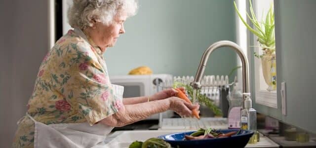 Encourager l’autonomie des seniors : les initiatives innovantes qui réinventent leur quotidien Encourager l’autonomie des seniors : les initiatives innovantes qui réinventent leur quotidien