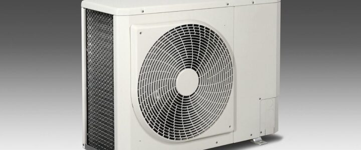 Unité extérieure d'un système de climatisation avec ventilateur